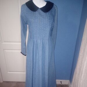 Chic Blue Denim Midi Dress with Black Collar